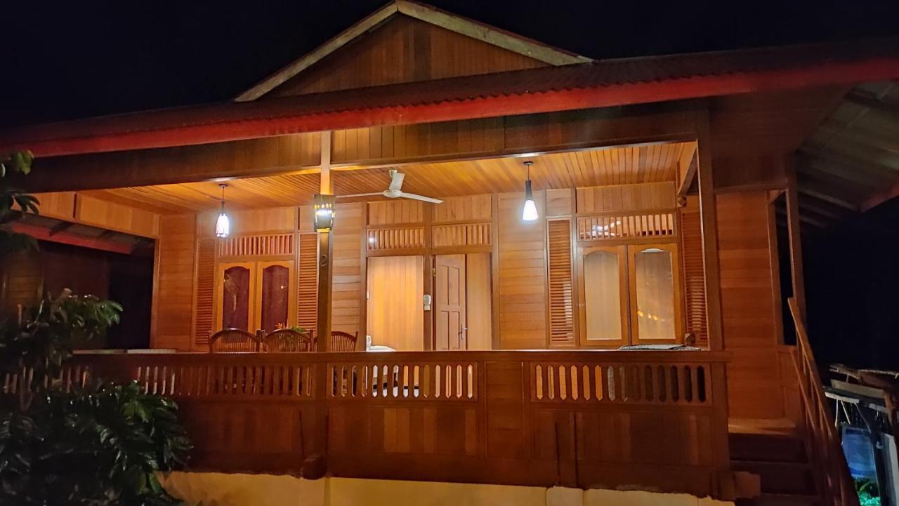 Bunaken Villa Queen'S Dive Manado Exterior photo